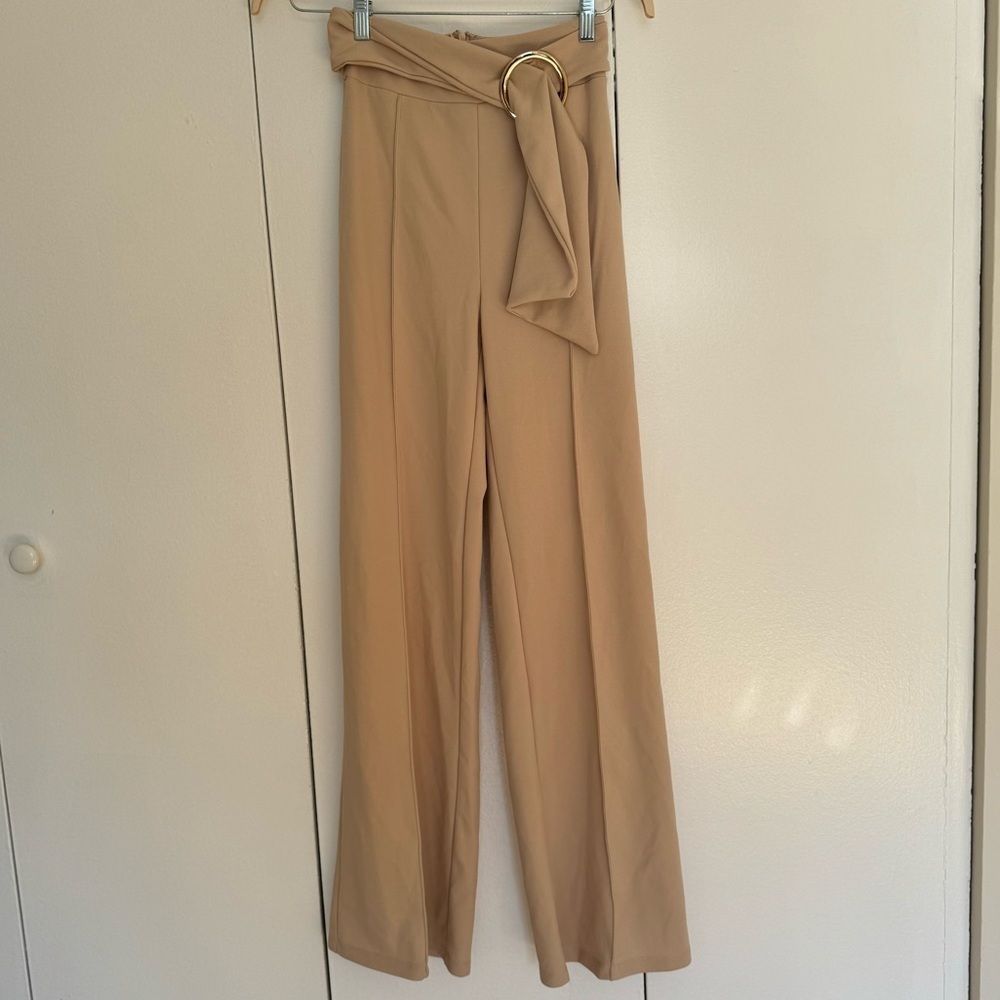 Fashion Nova Office Crush Wide Leg Pant in Taupe and Size Small - Picture 4 of 6